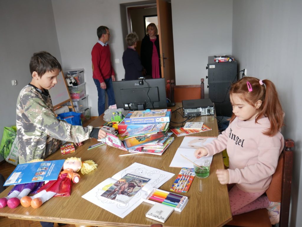 Ukraińskie dzieci bawią się