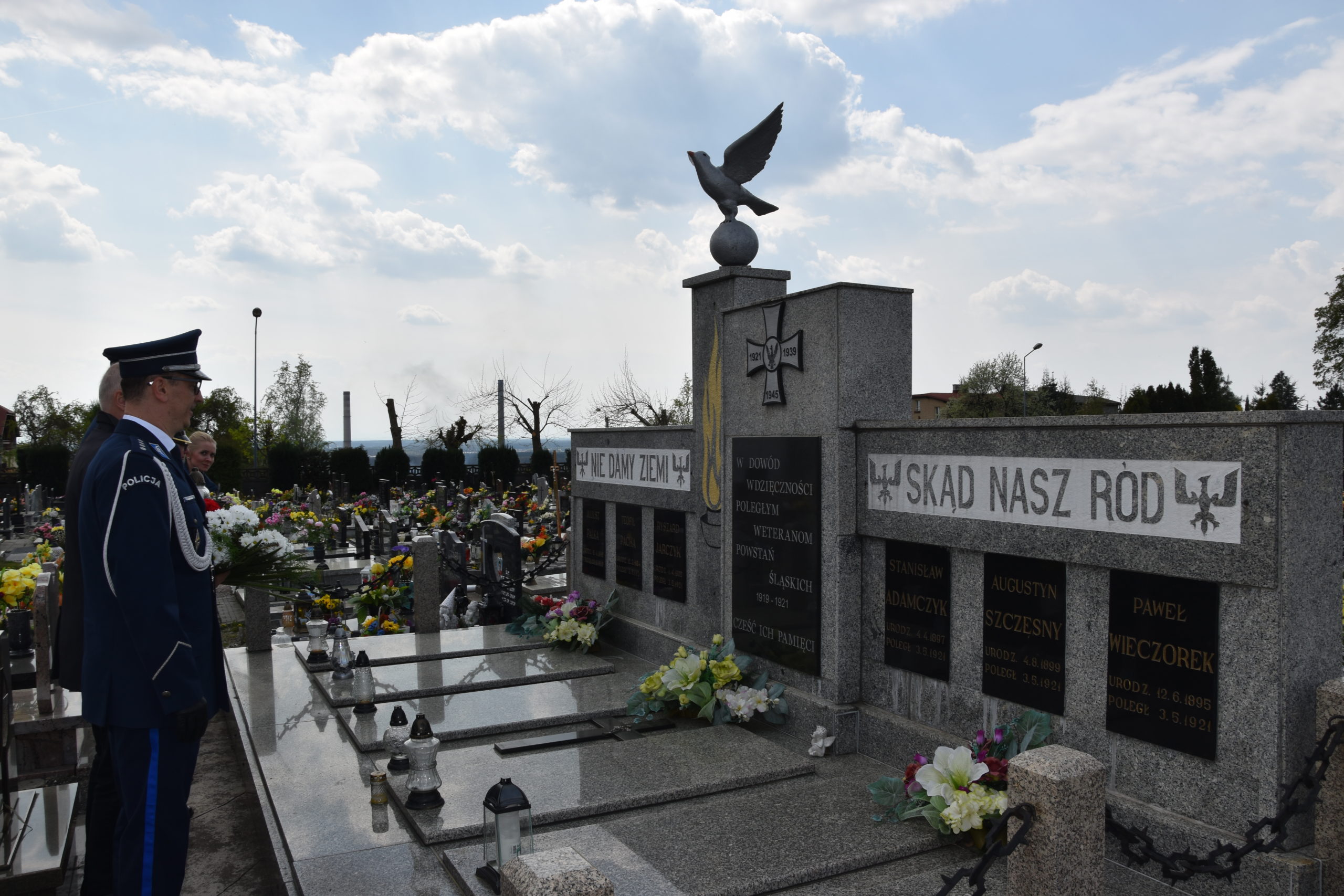 pomnik powstańców slaskich w Łaziskach Górnych 