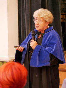 Grazyna Markiweicz- Łoskot wykłada